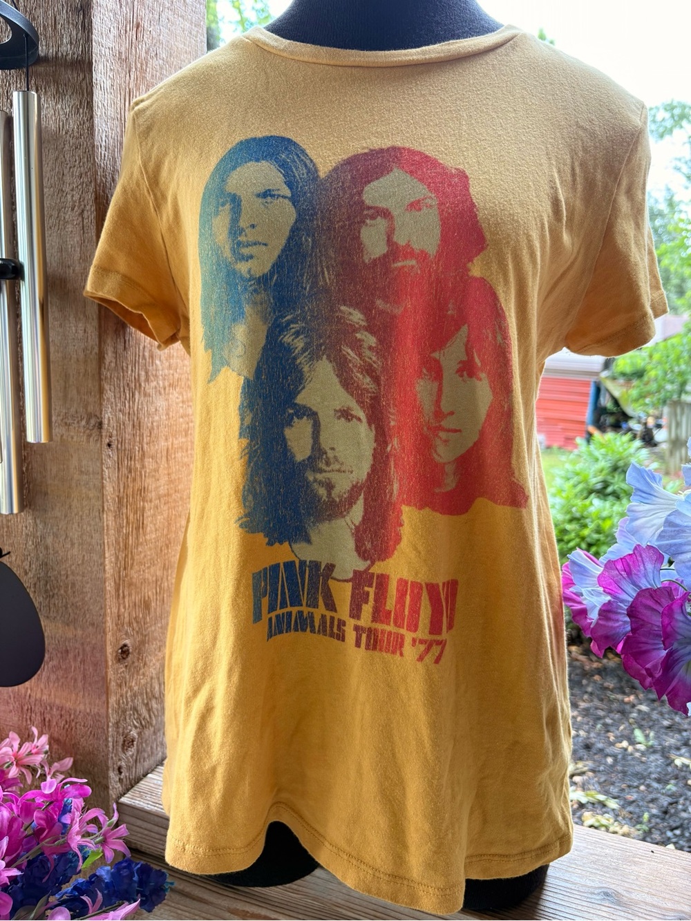 Junk Food Pink Floyd Animals Tour ‘77 Soft Yellow Cotton Graphic Tee